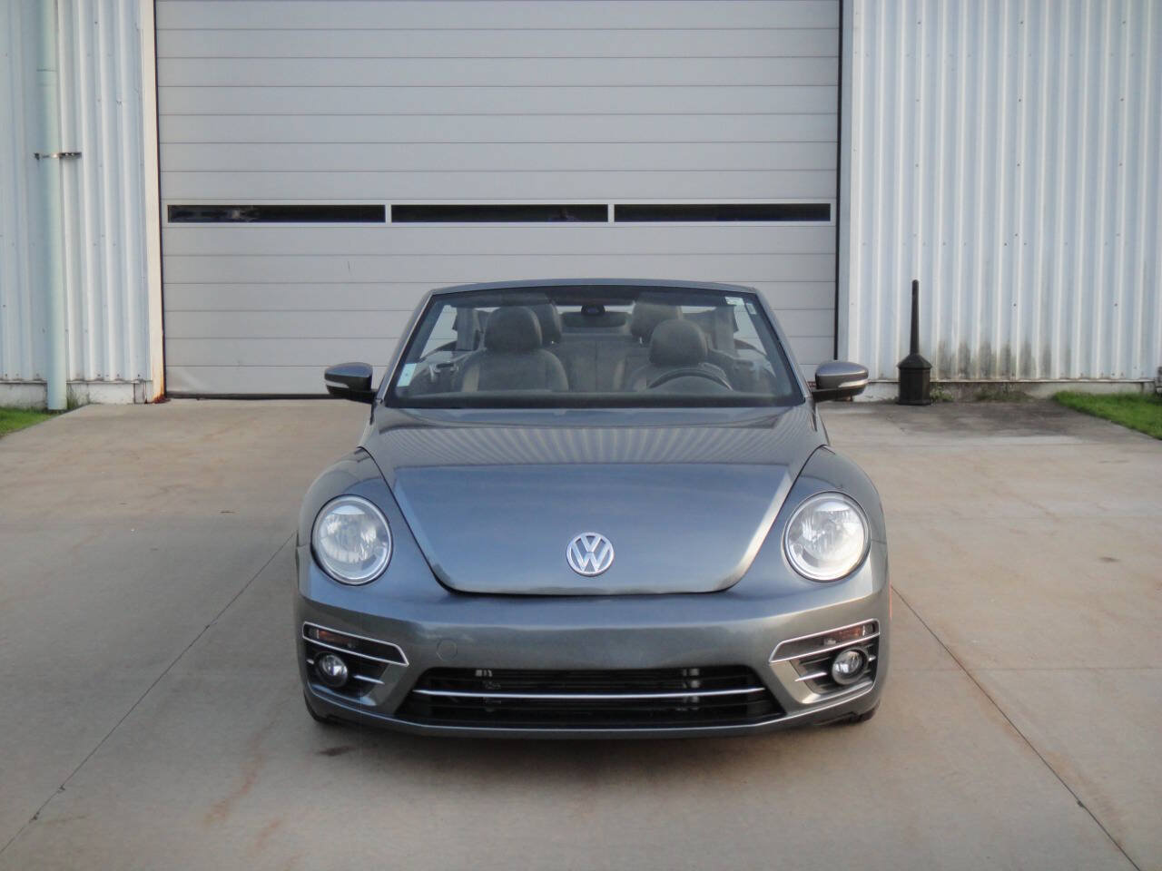 Used 2017 Volkswagen Beetle 1.8T FWD image 3