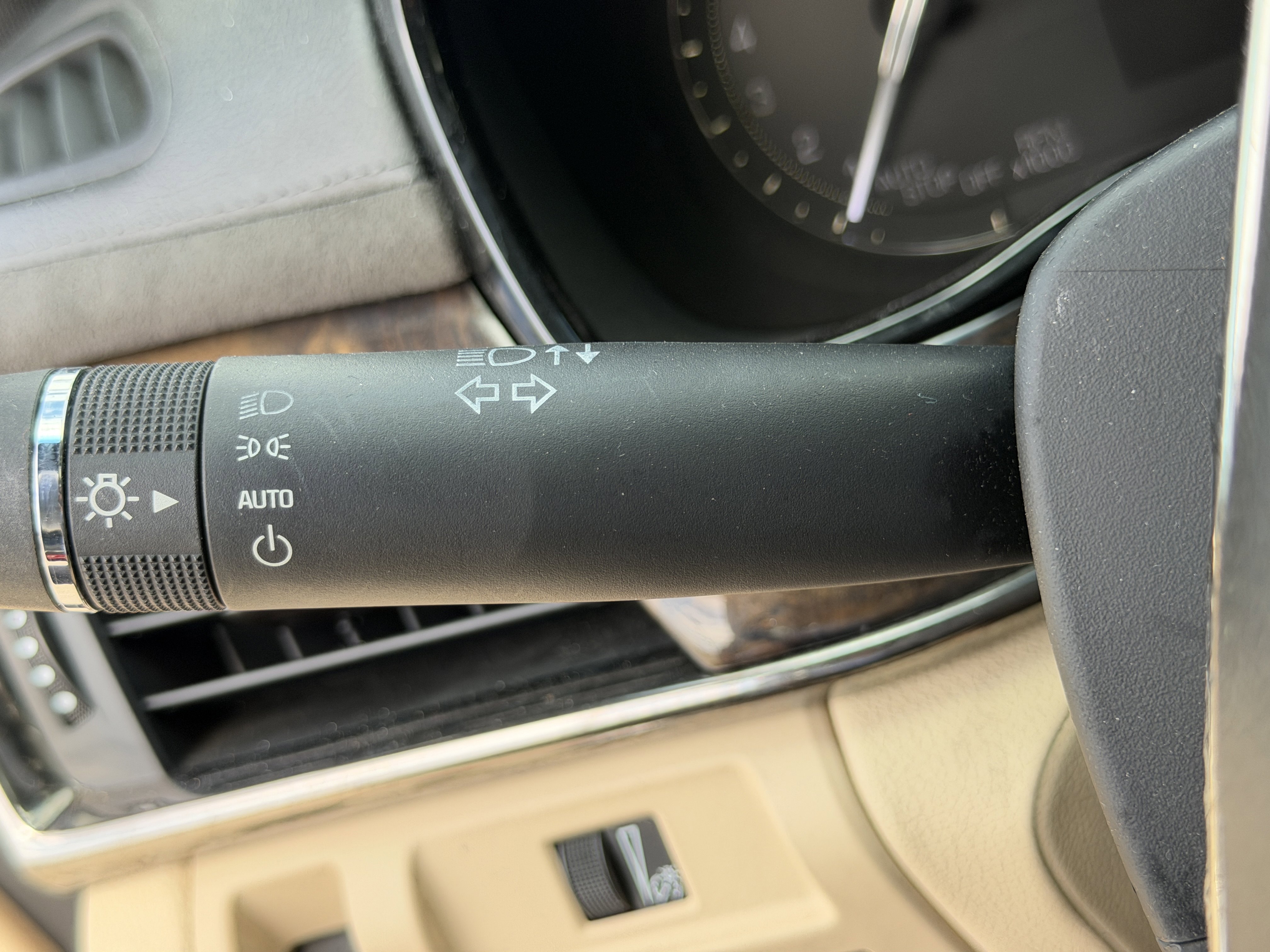 Used 2018 Cadillac CTS Luxury RWD image 26