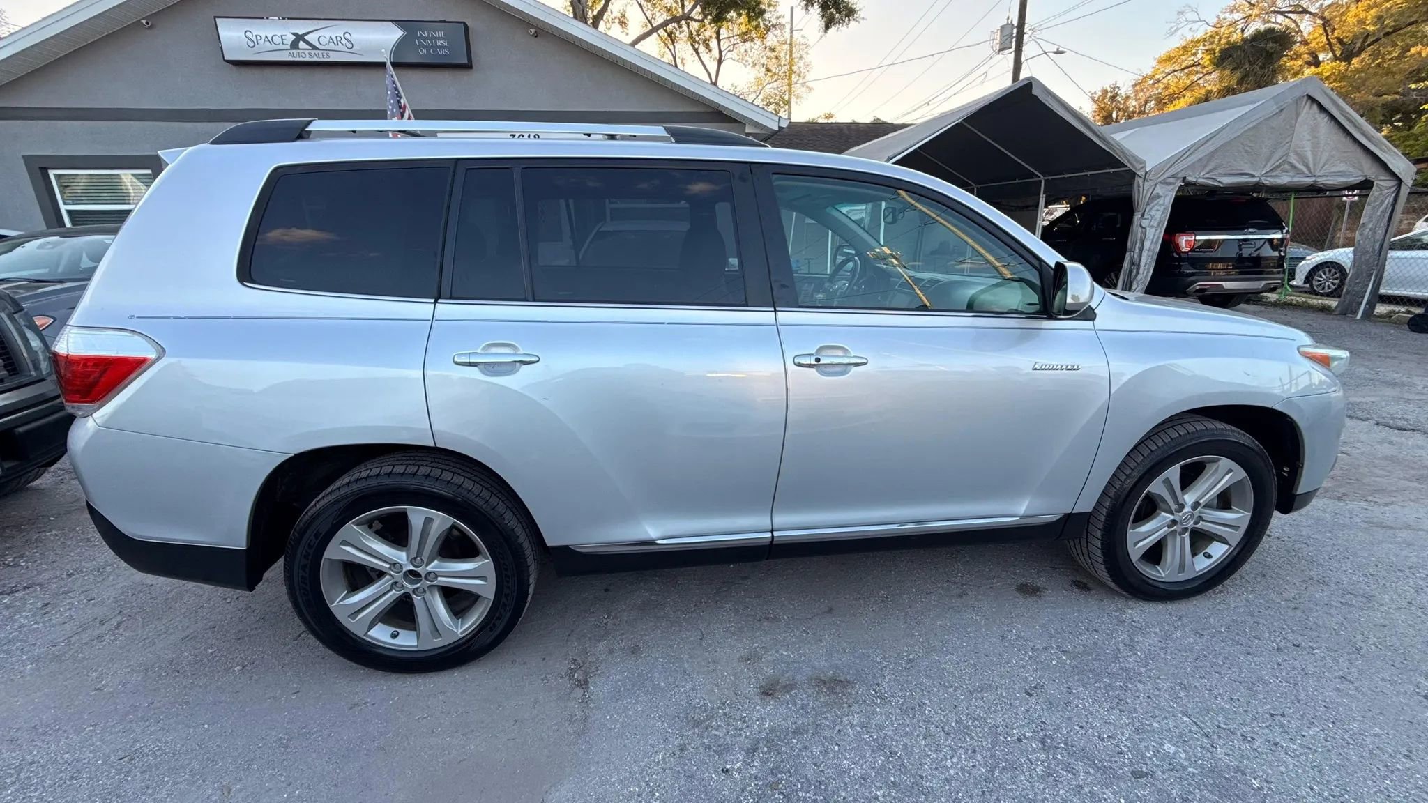 Used 2013 Toyota Highlander Limited image 9
