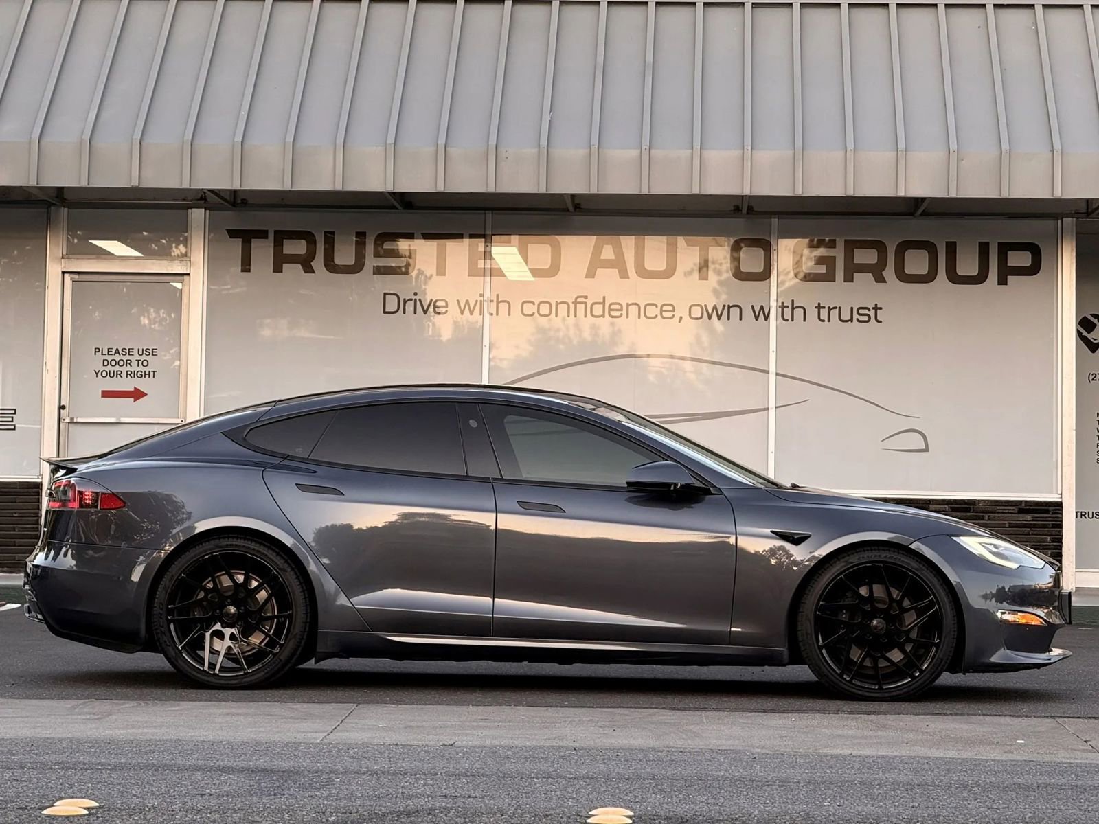 Used 2021 Tesla Model S Plaid AWD/4WD image 5