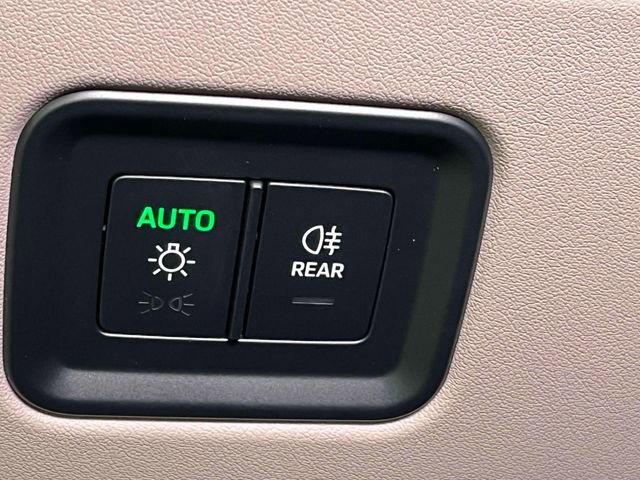 New 2026 Porsche Macan 4 Electric image 43