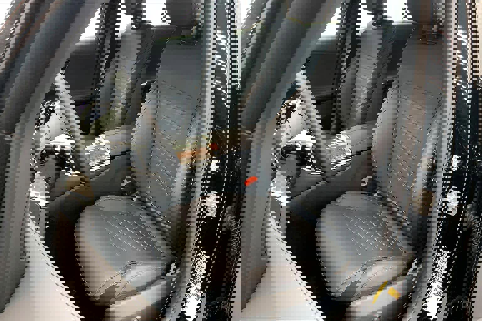 Used 2025 Mercedes-Benz C 300 Sedan image 21