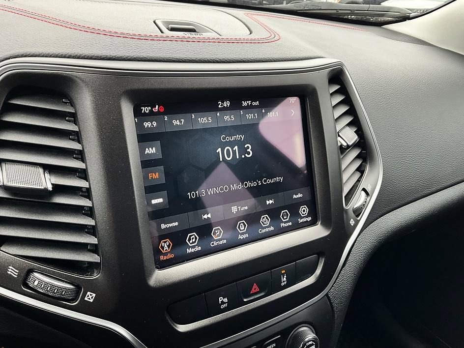 Used 2022 Jeep Cherokee Trailhawk w/ Comfort/Convenience Group image 19