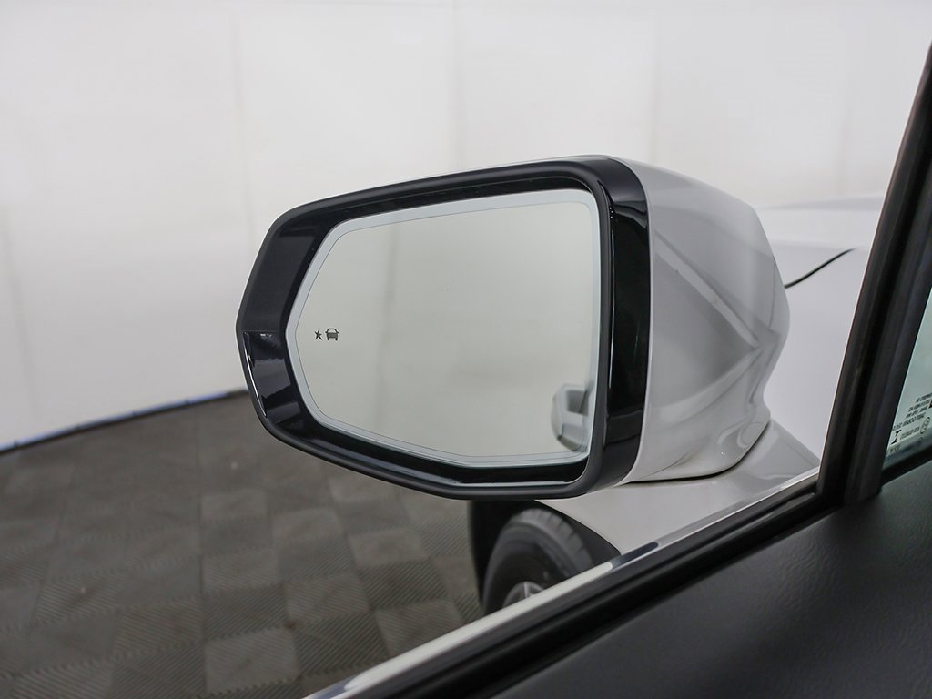 Used 2022 Cadillac XT4 Premium Luxury w/ Enhanced Visibility Package image 38