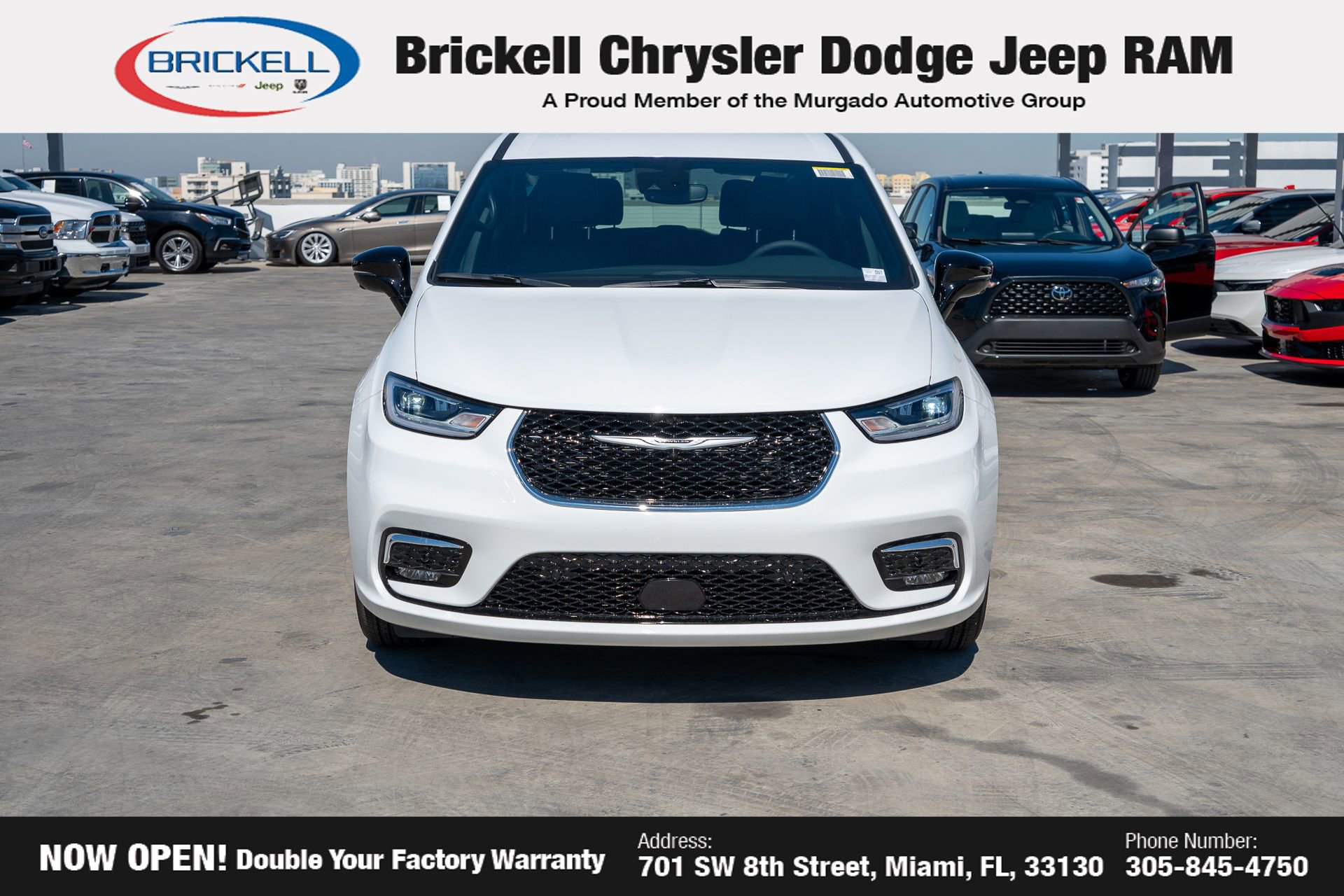 New 2026 Chrysler Pacifica Select image 2