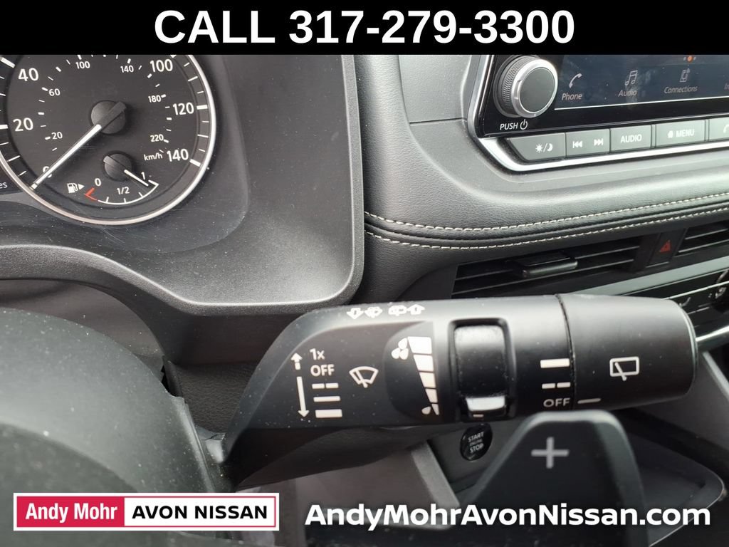 Used 2024 Nissan Rogue S FWD image 27