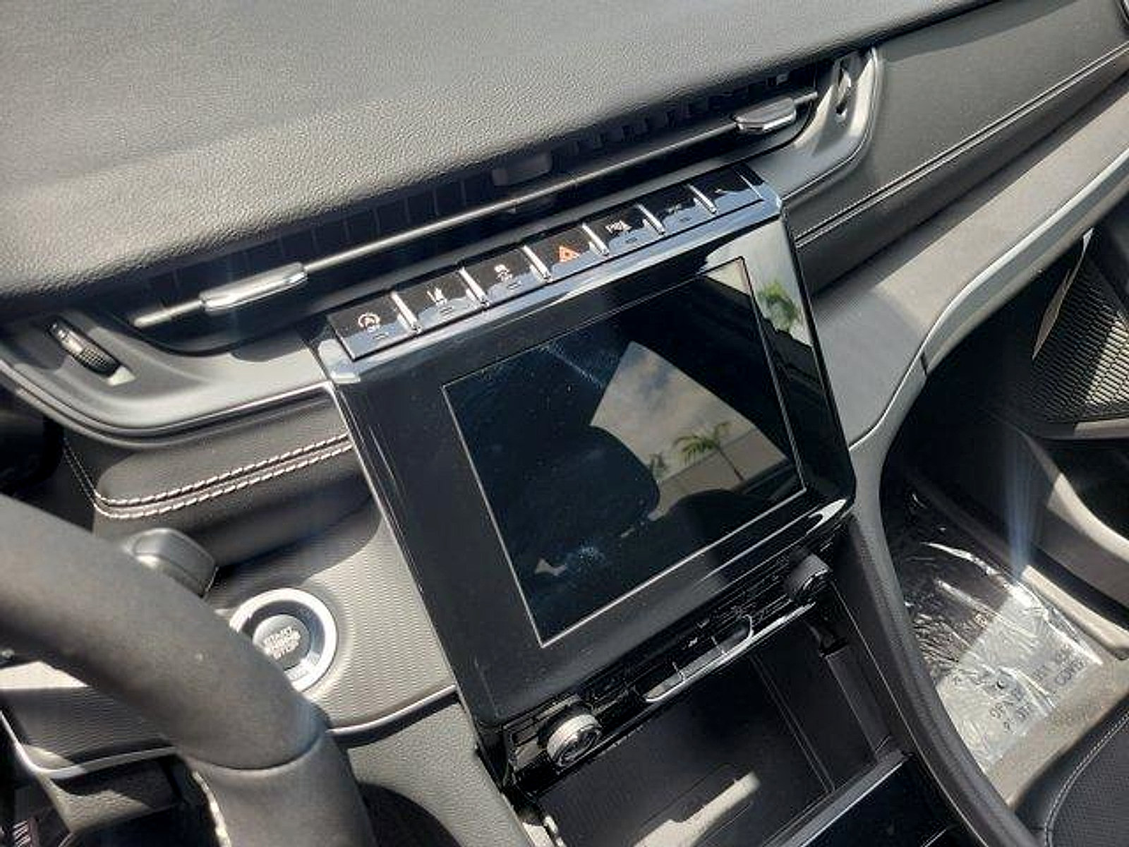 New 2024 Jeep Grand Cherokee L Laredo RWD image 10
