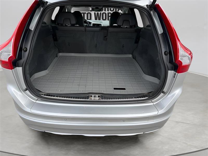 Used 2015 Volvo XC60 T5 Platinum FWD image 37