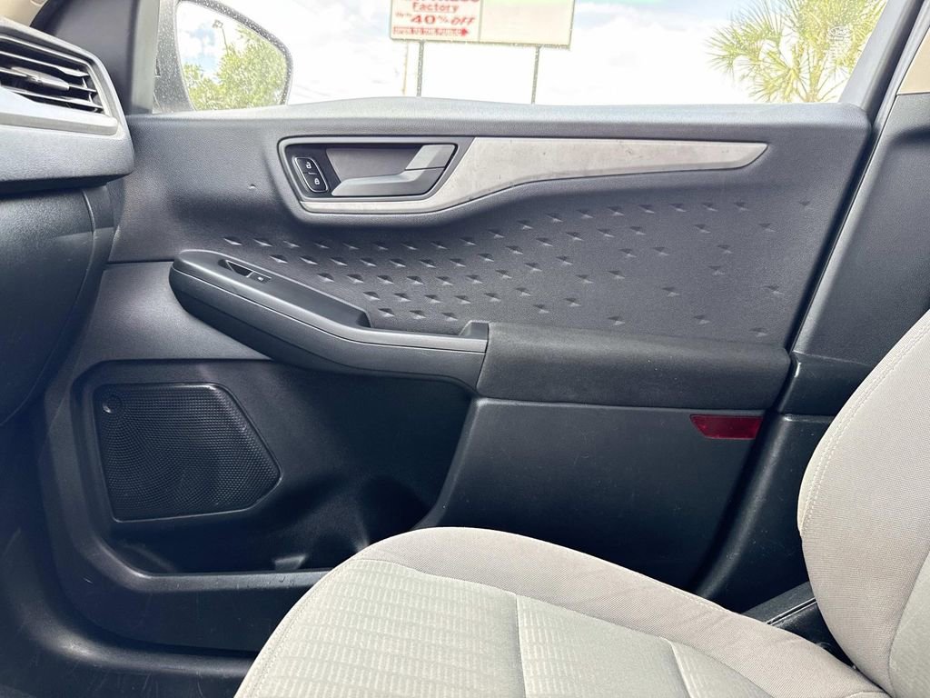 Used 2020 Ford Escape S image 24