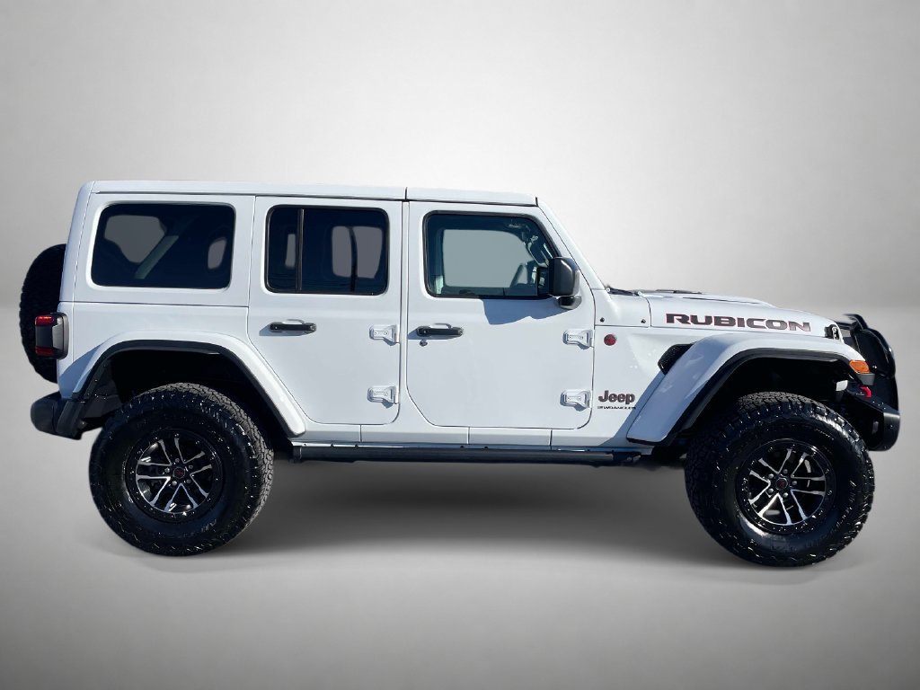 Used 2024 Jeep Wrangler Unlimited Rubicon AWD/4WD image 2