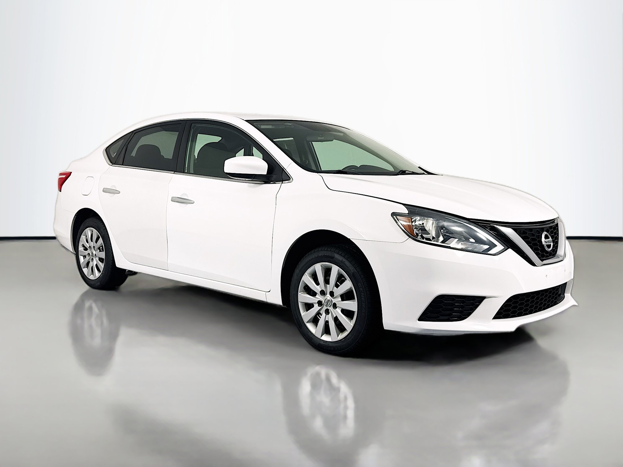 Used 2018 Nissan Sentra S FWD image 3