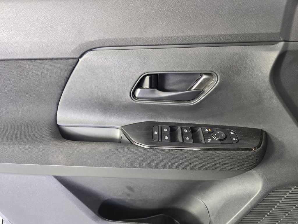 Used 2025 Nissan Kicks S image 23