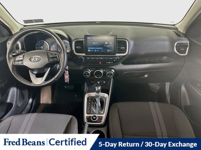 Certified 2021 Hyundai Venue SEL FWD image 15