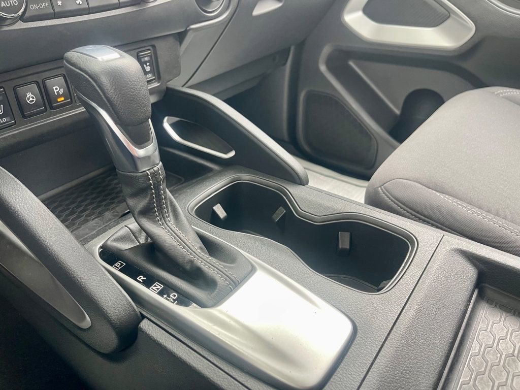 Used 2022 Nissan Frontier SV image 14