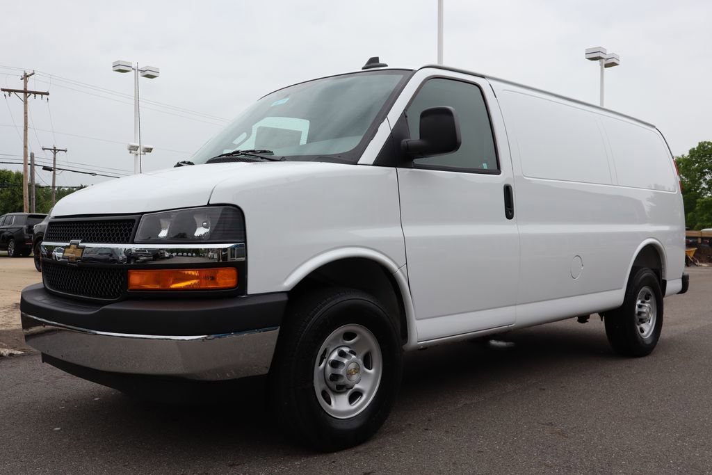 New 2025 Chevrolet Express 2500 w/ Driver Convenience Package image 5