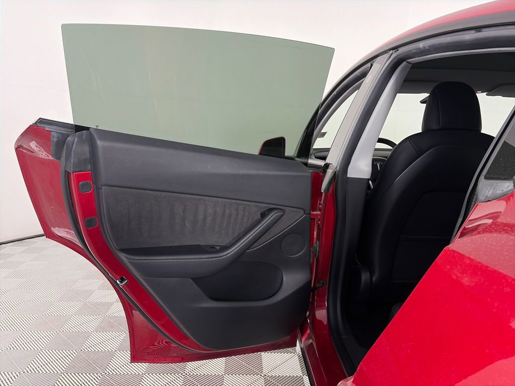 Used 2021 Tesla Model Y Long Range image 12