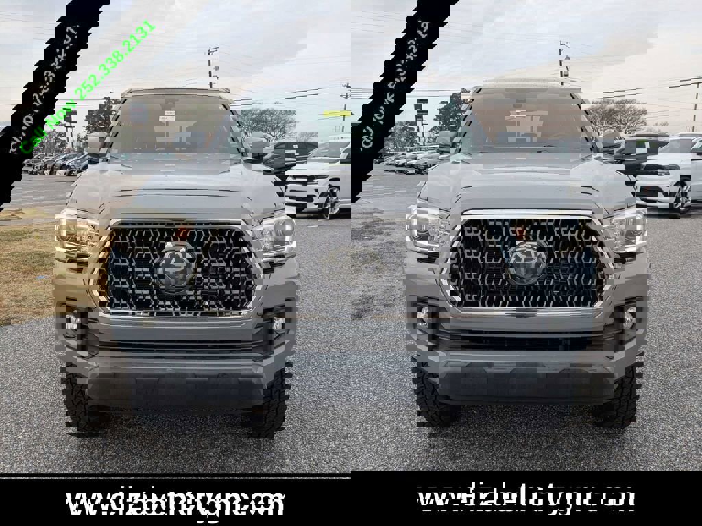 Used 2019 Toyota Tacoma SR image 9