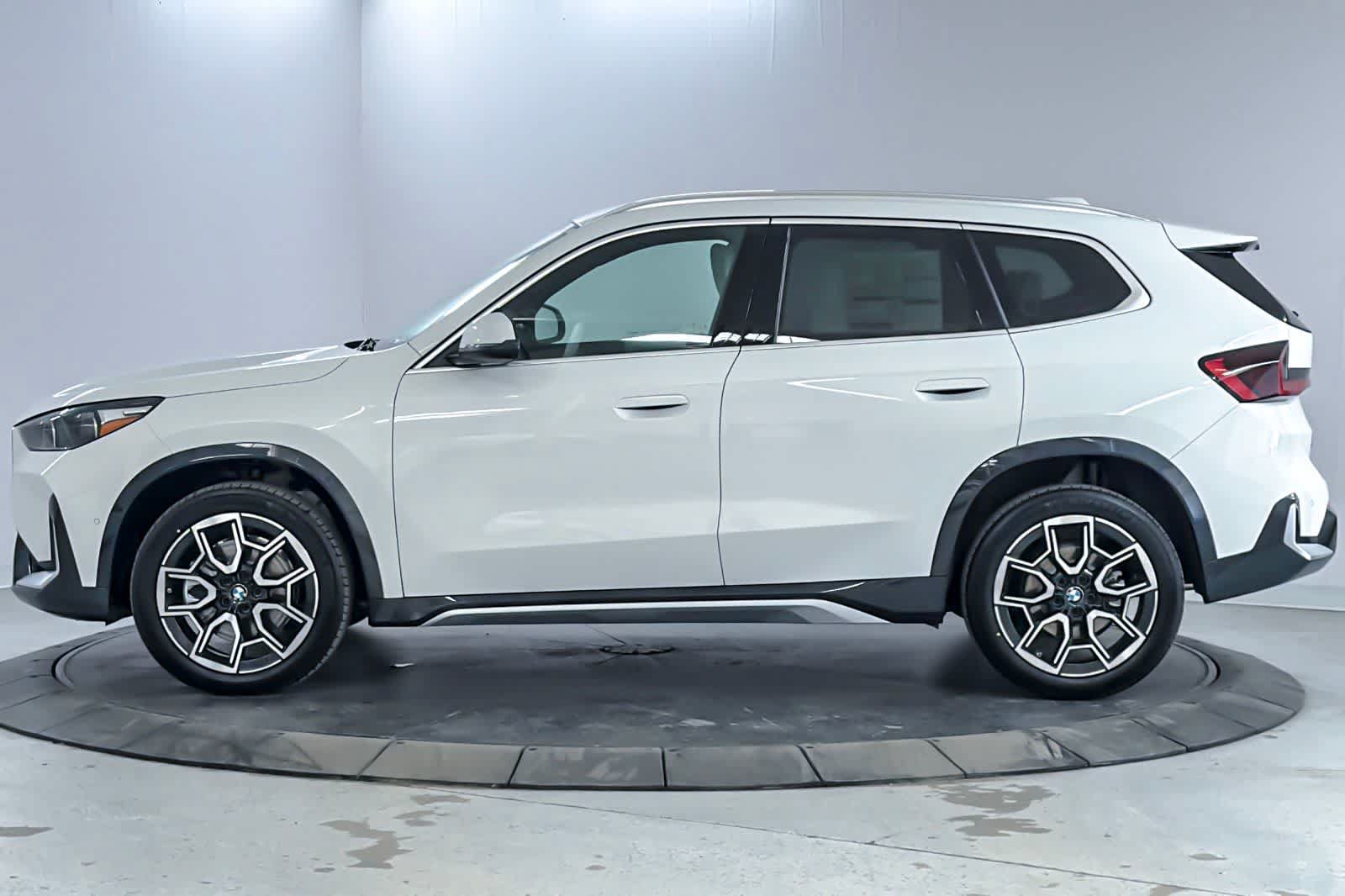 New 2026 BMW X1 xDrive28i w/ Convenience Package AWD/4WD image 5