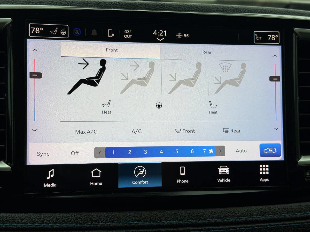 Used 2021 Chrysler Pacifica Touring w/ Cold Weather Group image 42