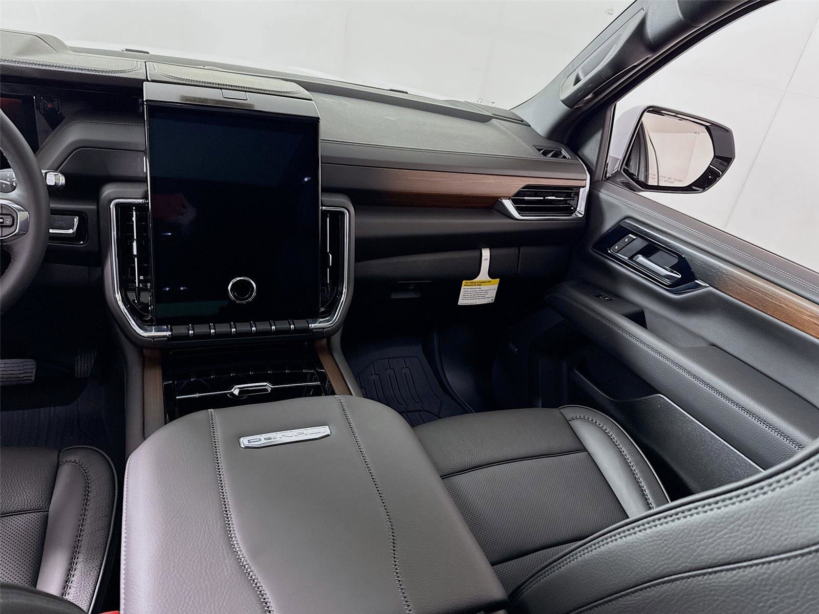 New 2026 GMC Yukon XL Denali w/ Sun & Power Step Package AWD/4WD image 18