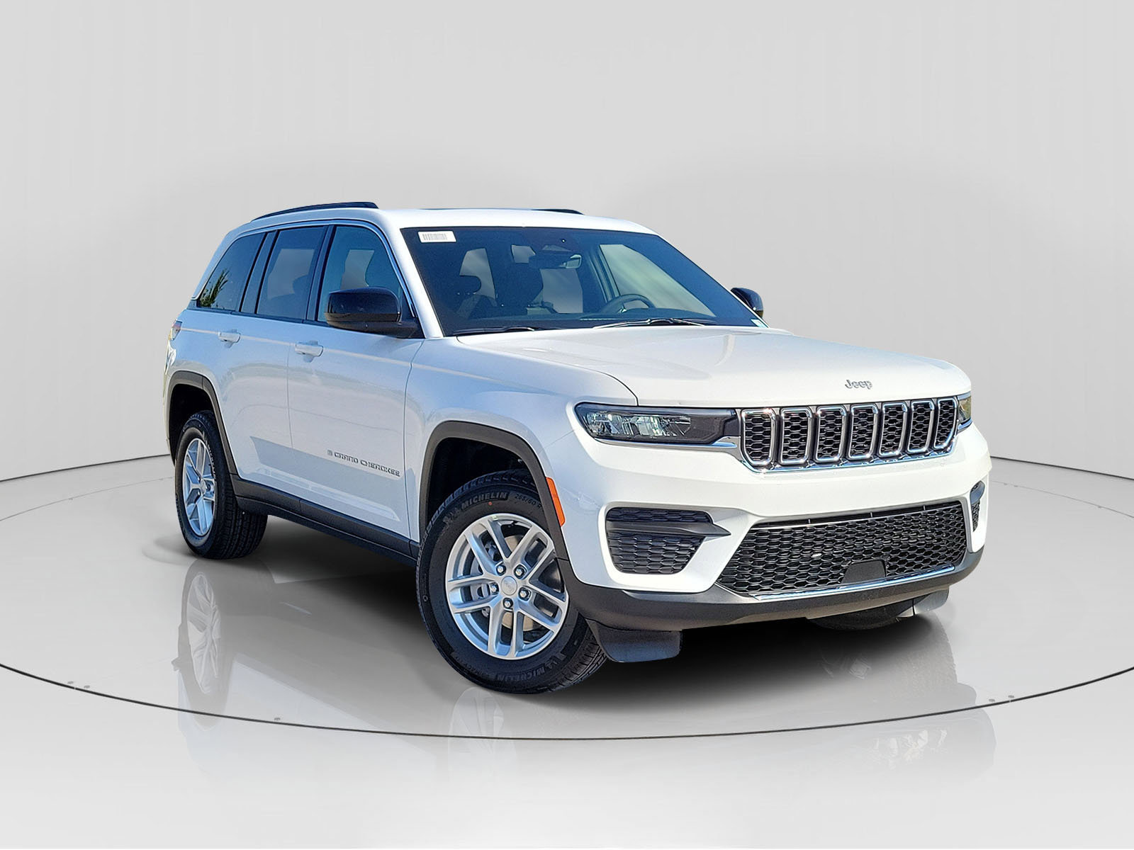 New 2025 Jeep Grand Cherokee Laredo X image 1