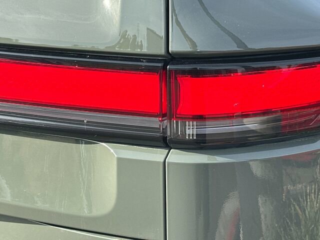 Used 2022 Rivian R1S Launch Edition image 35