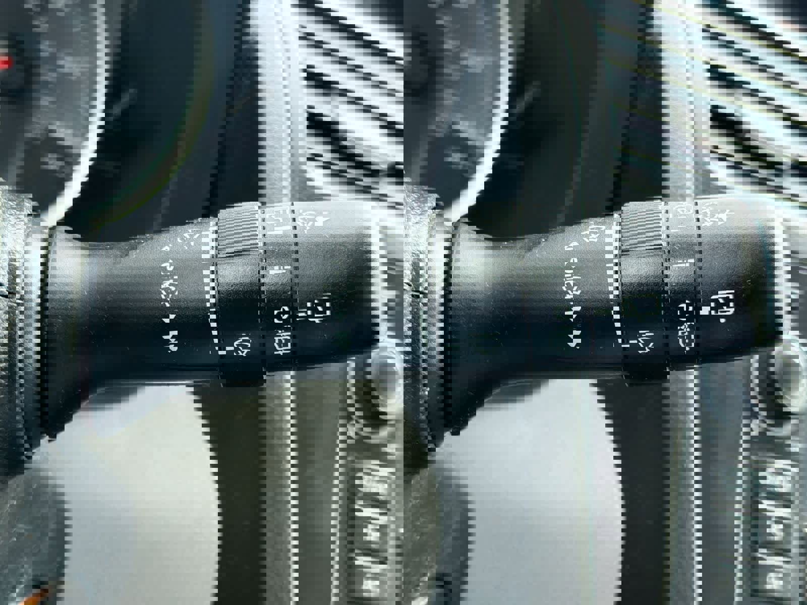 Used 2015 Subaru Forester 2.5i Premium w/ All-Weather Package image 28