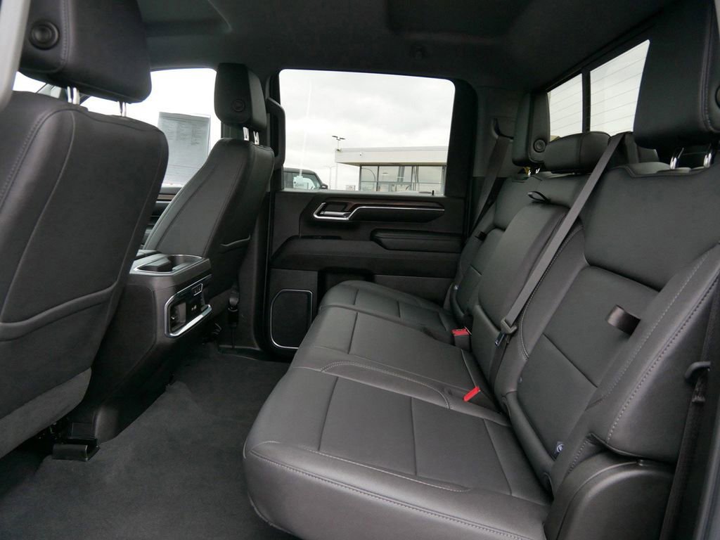 Used 2024 GMC Sierra 3500 SLT w/ SLT Premium Package image 11