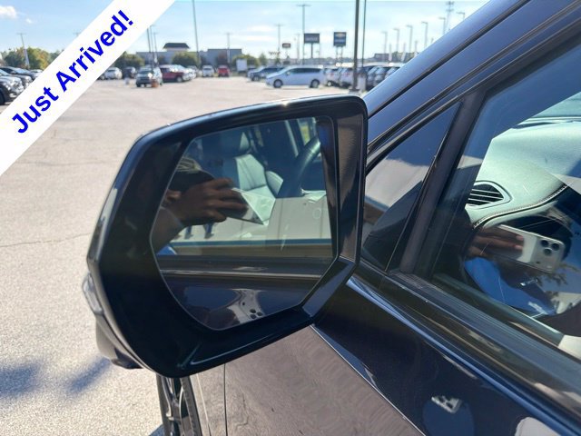 Used 2024 Chevrolet Suburban RST w/ Luxury Package AWD/4WD image 14