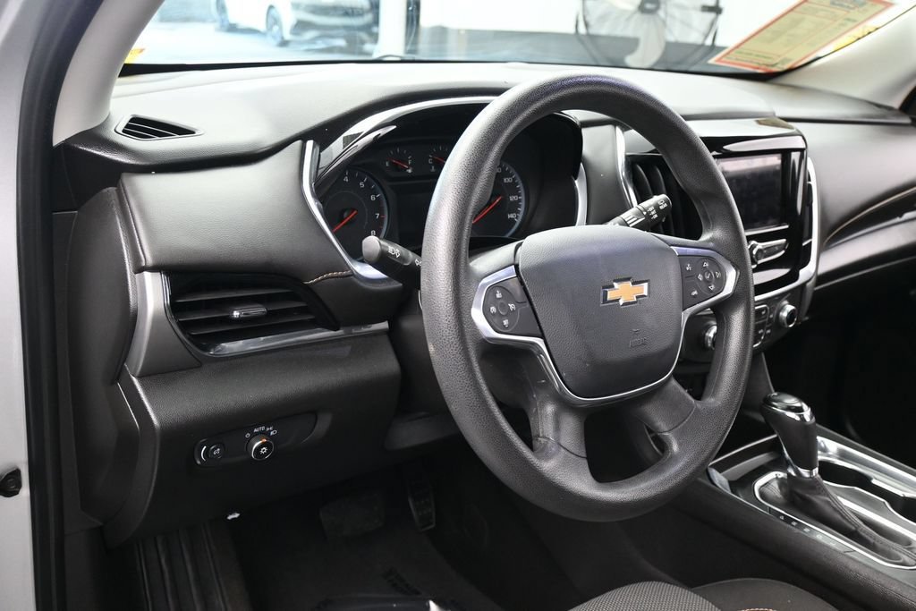 Used 2020 Chevrolet Traverse LS FWD image 14