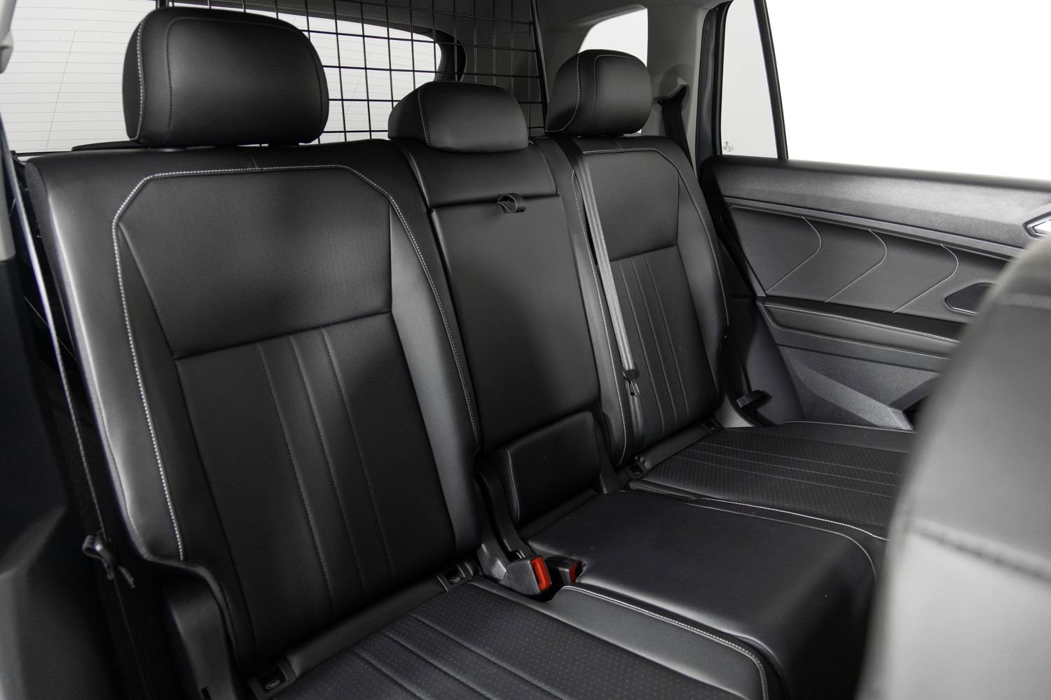 Used 2022 Volkswagen Tiguan SE image 24