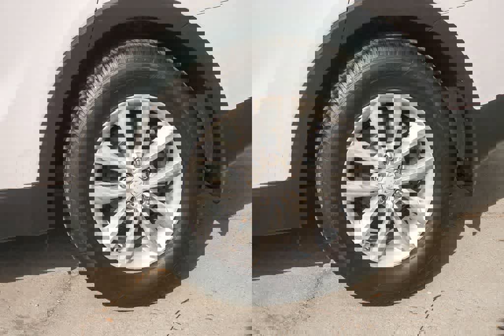 Used 2016 Kia Sorento LX w/ LX Convenience Package image 6