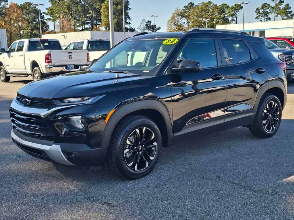 Used 2023 Chevrolet TrailBlazer LT w/ Convenience Package image 1