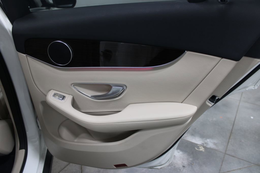 Used 2022 Mercedes-Benz GLC 300 4MATIC image 23