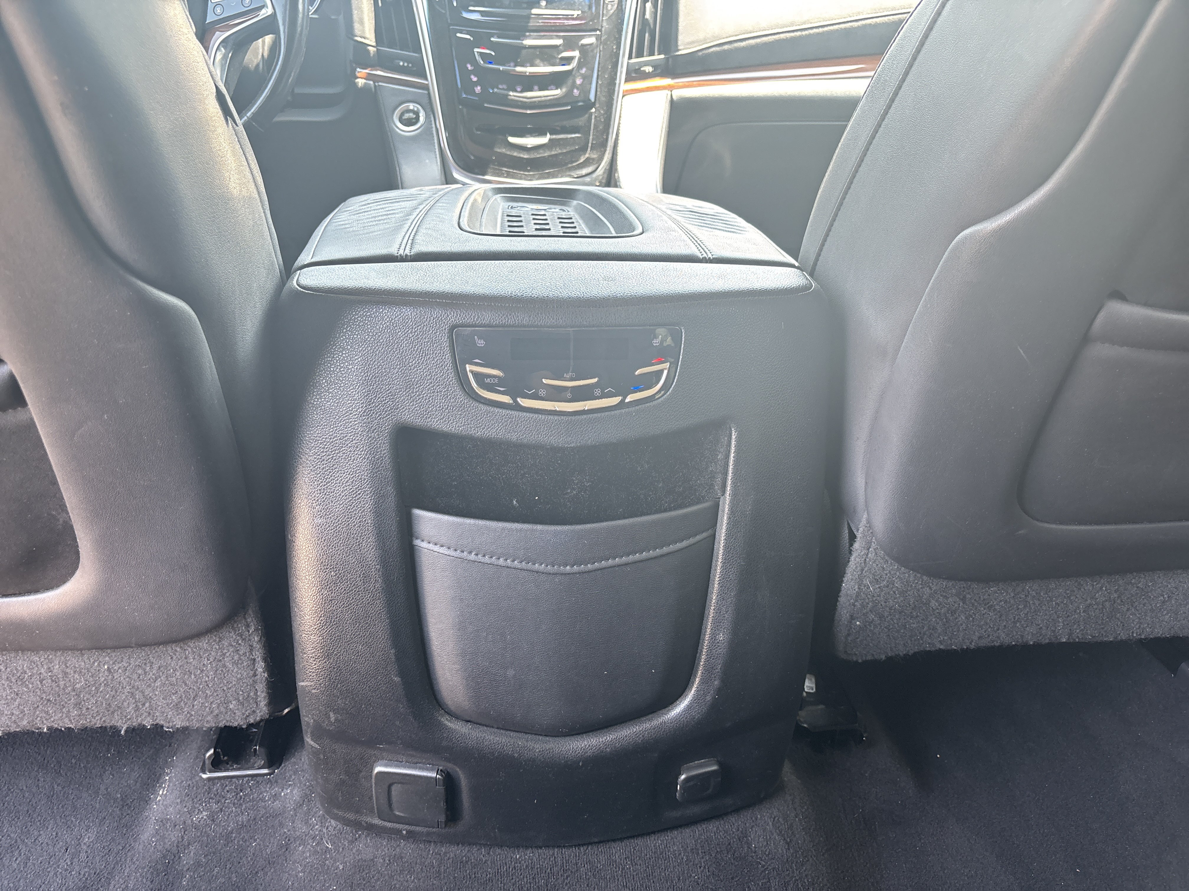 Used 2016 Cadillac Escalade ESV Luxury AWD/4WD image 17