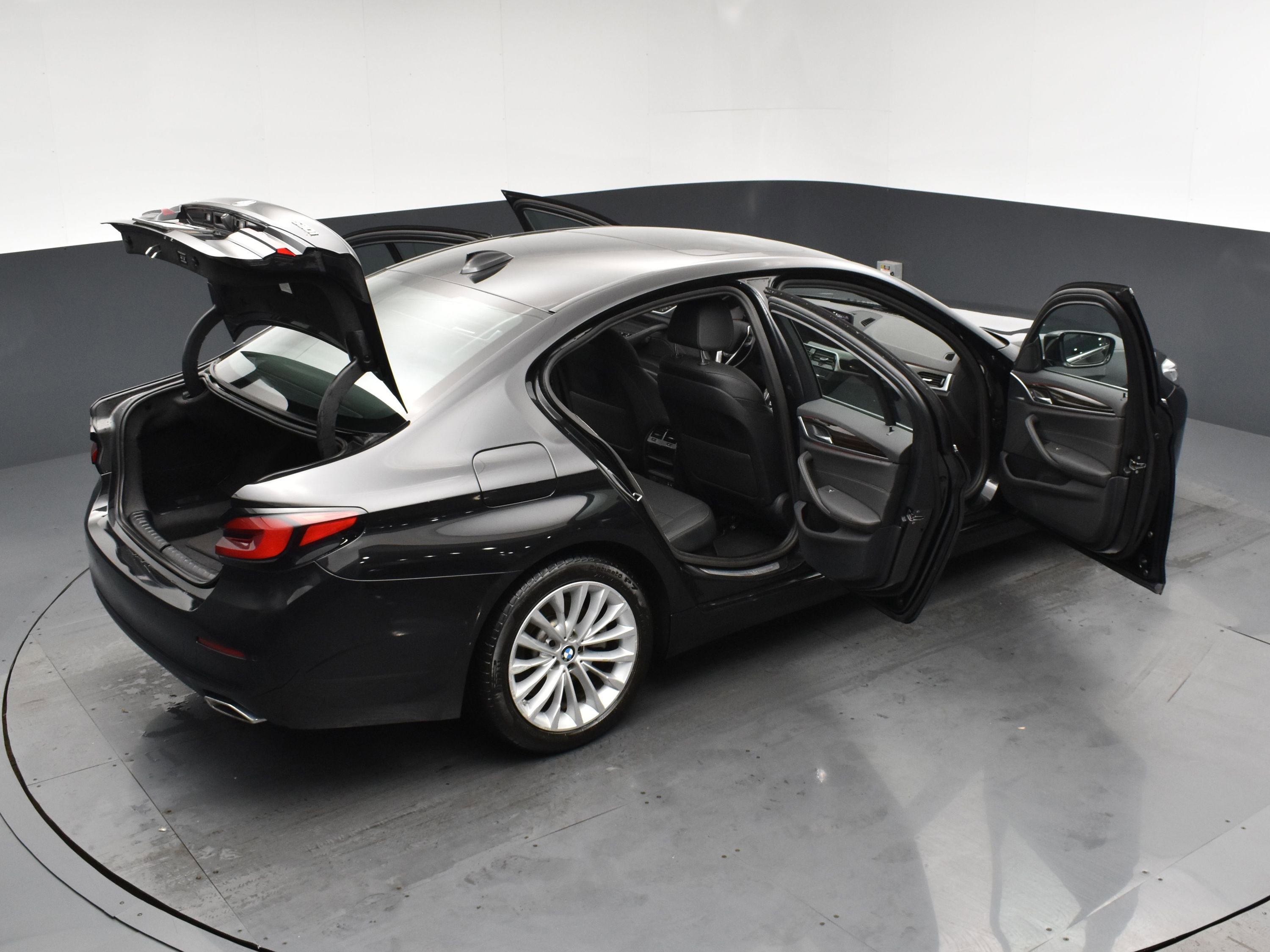 Used 2023 BMW 530i xDrive w/ Convenience Package image 29