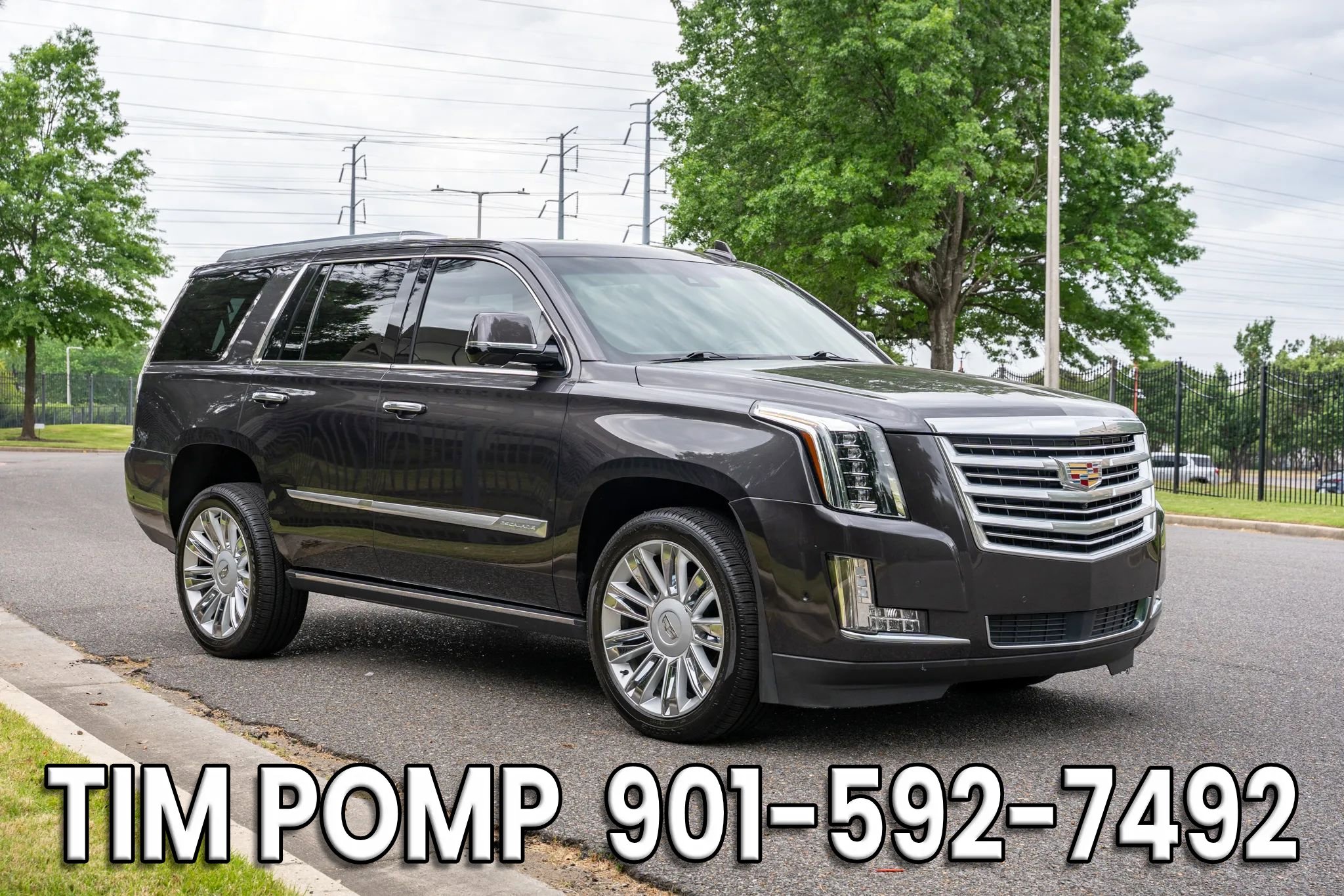 Used 2018 Cadillac Escalade Platinum AWD/4WD image 4