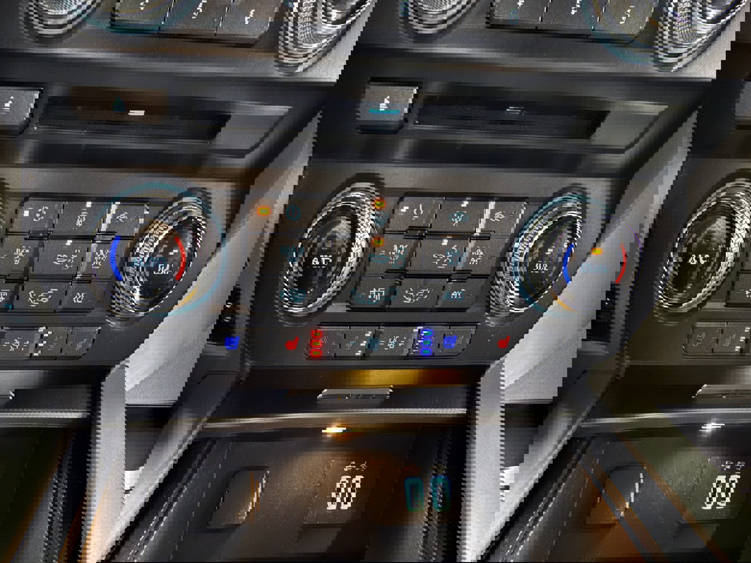 Used 2016 Ford F150 Lariat w/ Equipment Group 502A Luxury image 20