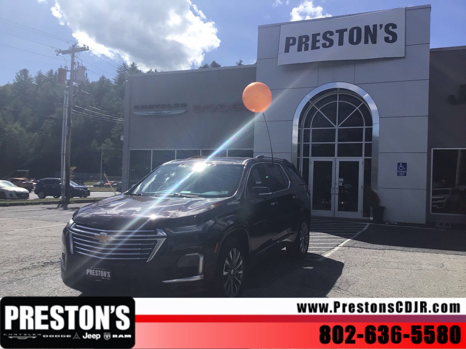 Used 2023 Chevrolet Traverse Premier AWD/4WD image 1
