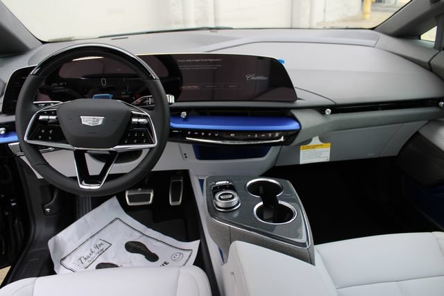 New 2027 Cadillac Optiq Luxury AWD/4WD image 28