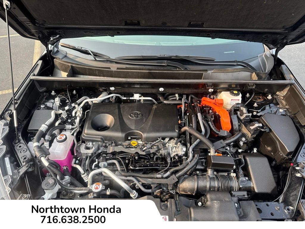 Used 2023 Toyota RAV4 SE w/ Weather & Moonroof Package AWD/4WD image 16