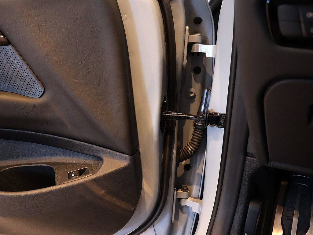 Used 2023 BMW M4 CSL image 41