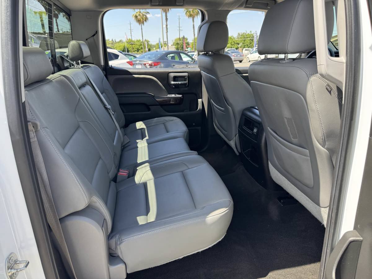 Used 2015 GMC Sierra 1500 SLT w/ SLT Crew Cab Value Package AWD/4WD image 17