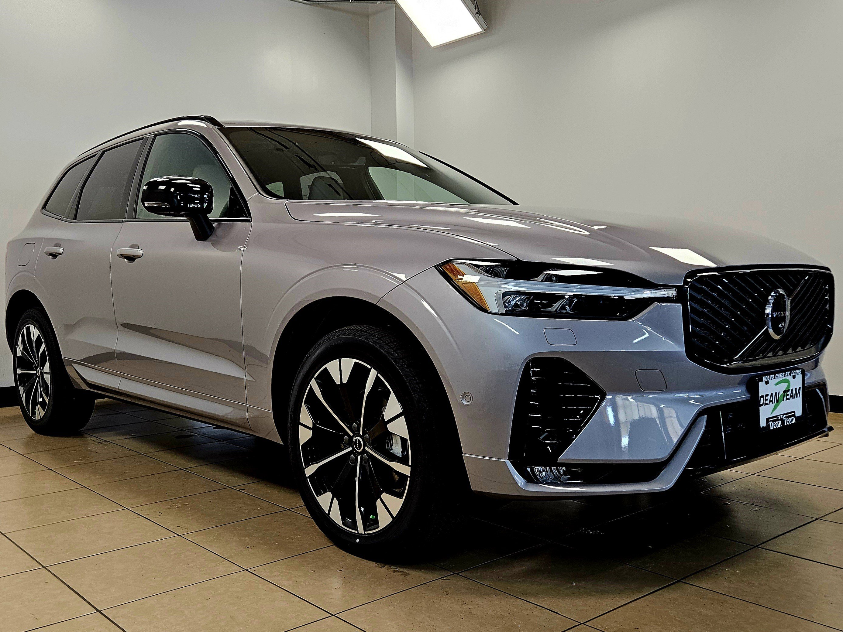 New 2026 Volvo XC60 B5 Plus w/ Climate Package image 3