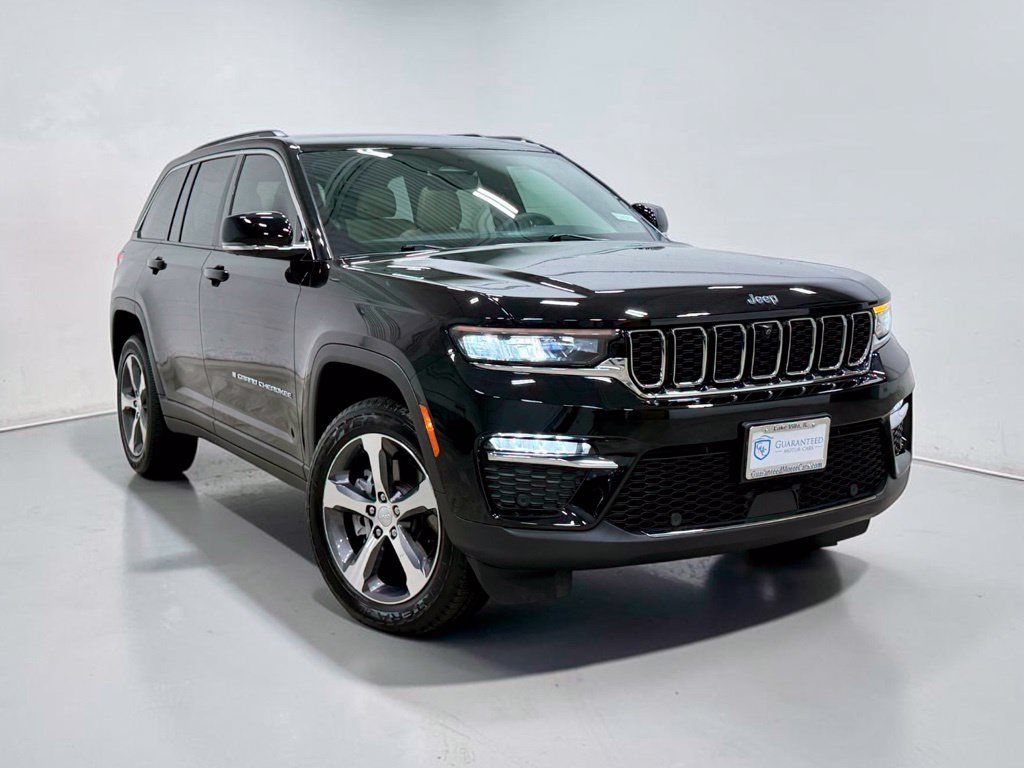 Used 2022 Jeep Grand Cherokee Limited 4xe w/ Luxury Tech Group II AWD/4WD image 3