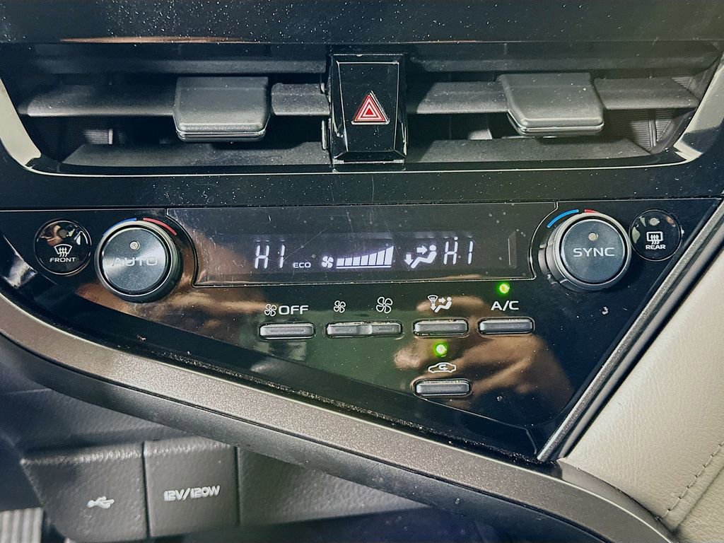 Used 2022 Toyota Camry LE image 15
