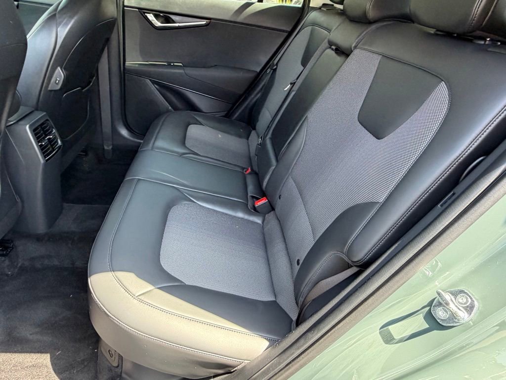 Used 2024 Kia Niro EX FWD image 38