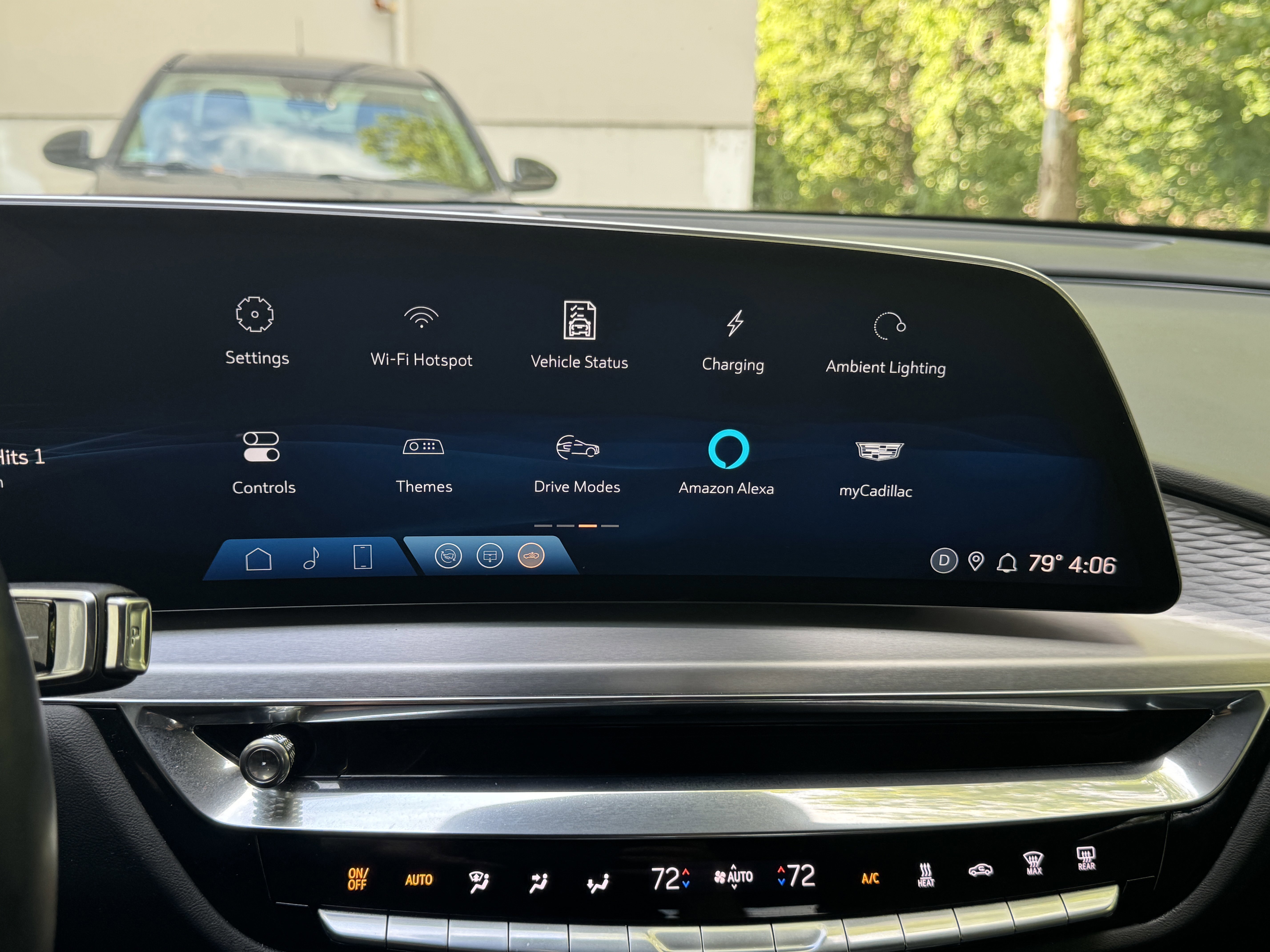 Used 2024 Cadillac Lyriq Luxury w/ LPO, Floor Liner Package image 15