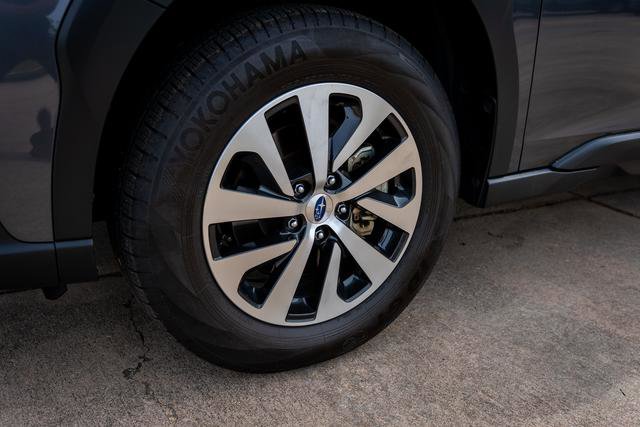 Certified 2025 Subaru Outback Premium AWD/4WD image 14