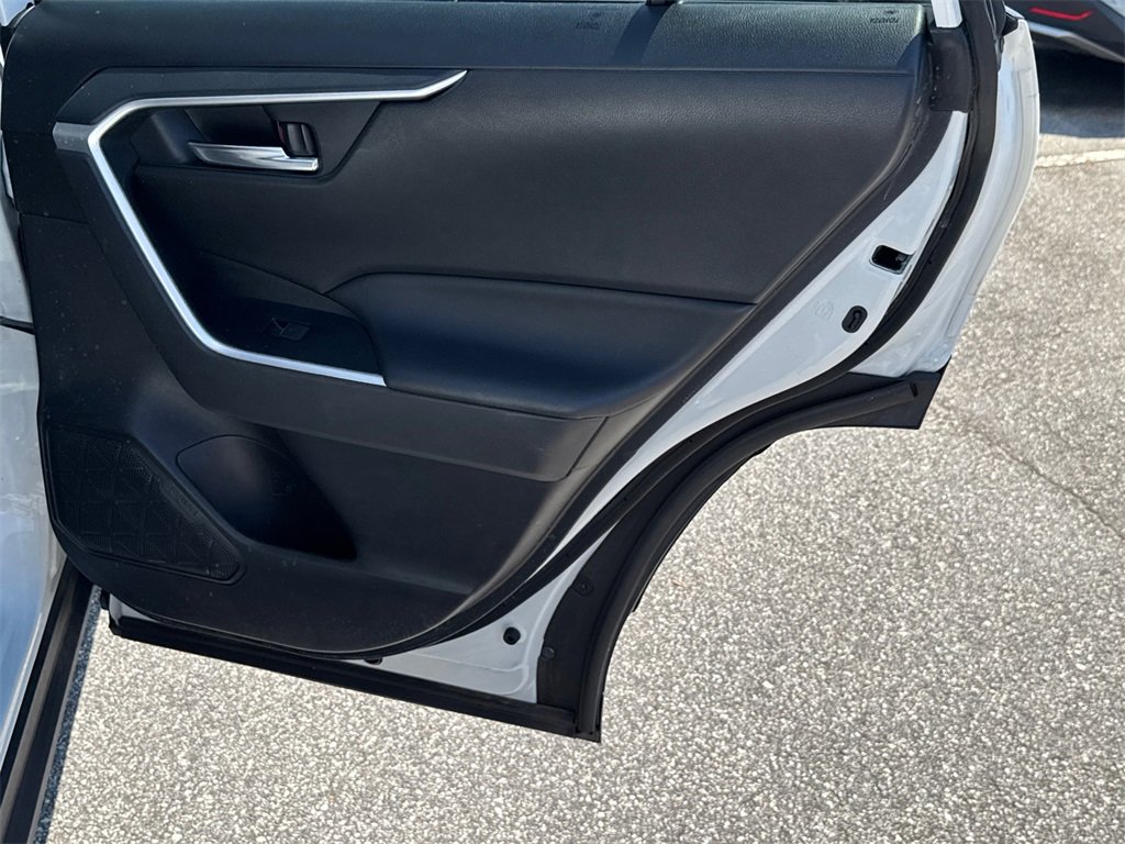 Used 2022 Toyota RAV4 XLE image 16